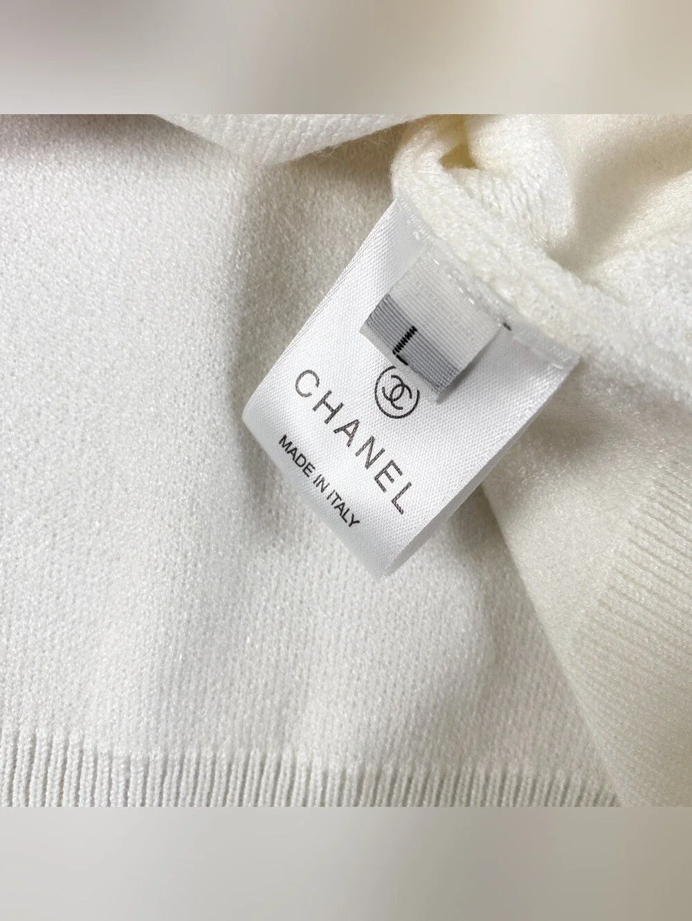 CHANEL White Crewneck Sweater with Pink CC Motifs